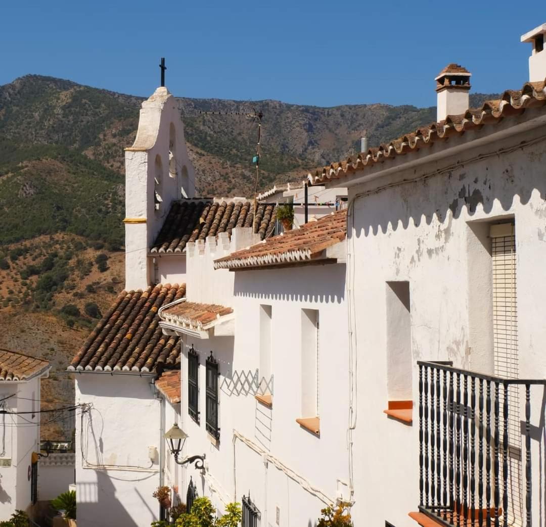 Caminito Rey & Banderas Spa Relax Carratraca Exterior photo