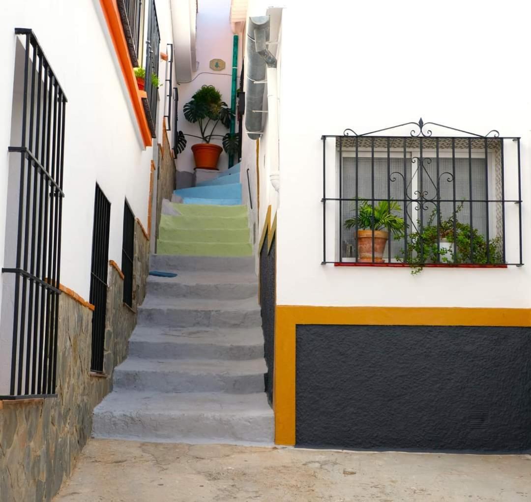 Caminito Rey & Banderas Spa Relax Carratraca Exterior photo